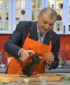 Большая иллюстрация к новости «Андрей Бобровский на Первом канале: компот из зелёного чая» Большая иллюстрация к новости «Андрей Бобровский на Первом канале: компот из зелёного чая»